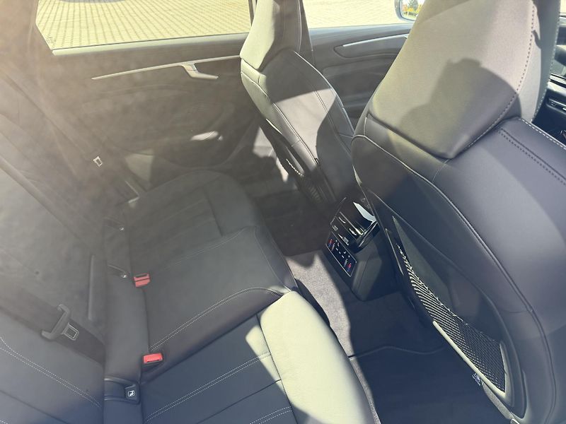 Audi A6 (2026) 150kW STR 4X4 S-LINE 3D R21!!! - fotka 27 z 46