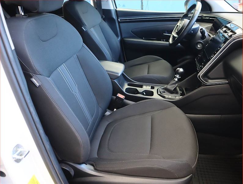 Hyundai Tucson (2021) Family 1.6 T-GDI, Serv.kniha - fotka 9 z 20
