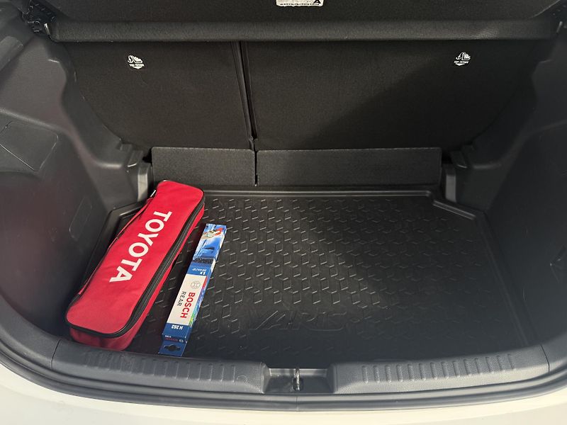 Toyota Yaris 1.5 VVT-i 92KW Style TECH - fotka 12 z 20
