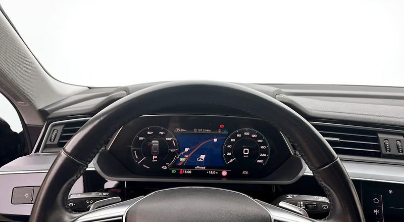 Audi e-tron 55 Quattro Tažné Panorama LED  - fotka 14 z 19