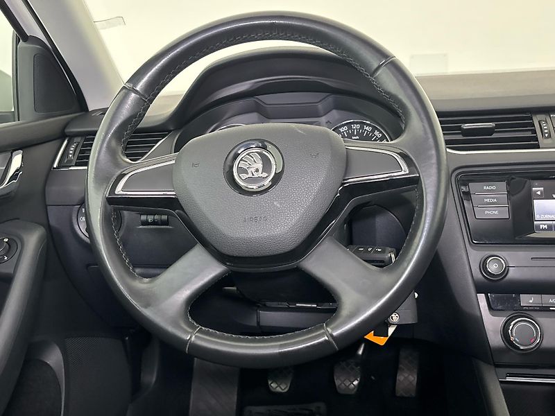 Škoda Octavia Ambition - fotka 18 z 28