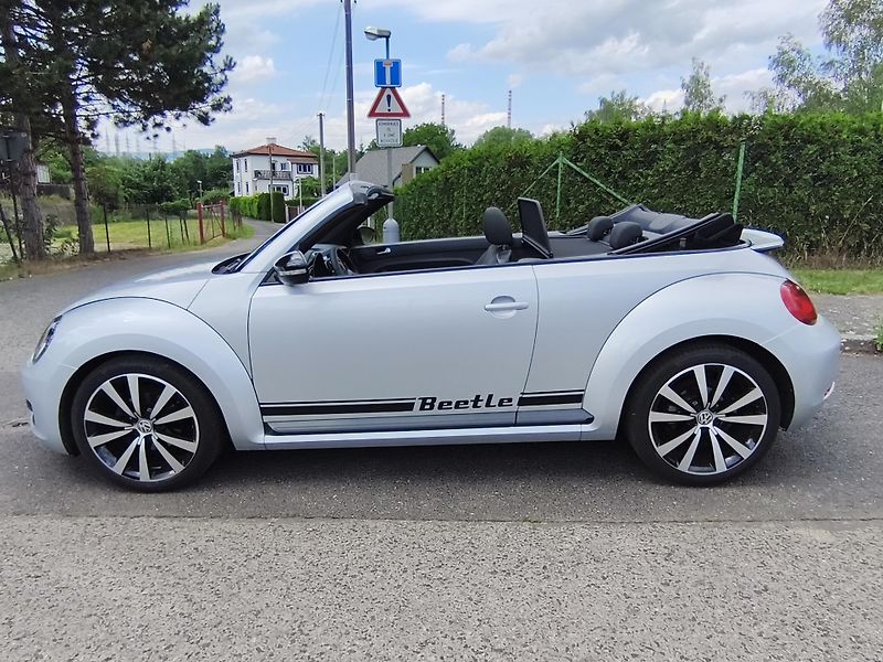 Volkswagen Beetle (2013) 1,2 TSI Cabrio Sport - fotka 30 z 35