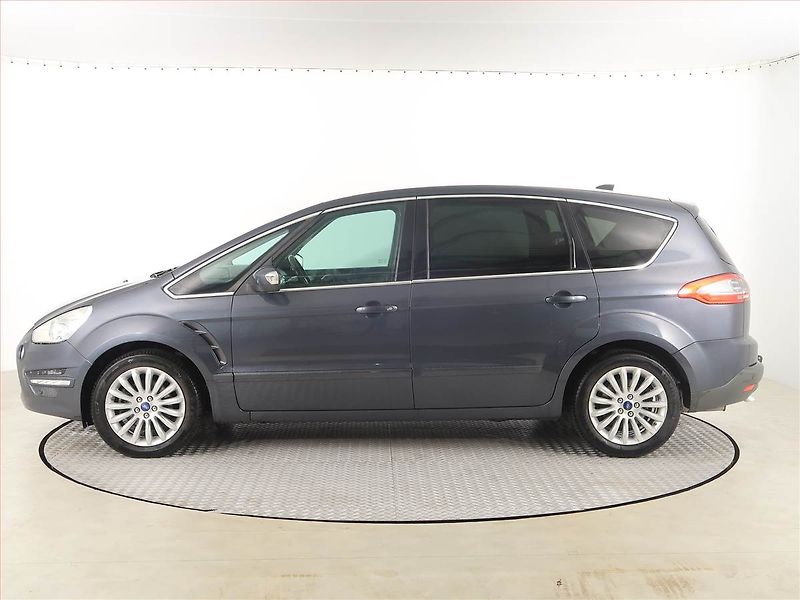 Ford S-MAX (2011) Titanium 2.0 TDCi, Navi - fotka 3 z 18