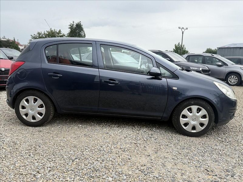 Opel Corsa 1,4 i KLIMA - fotka 4 z 21