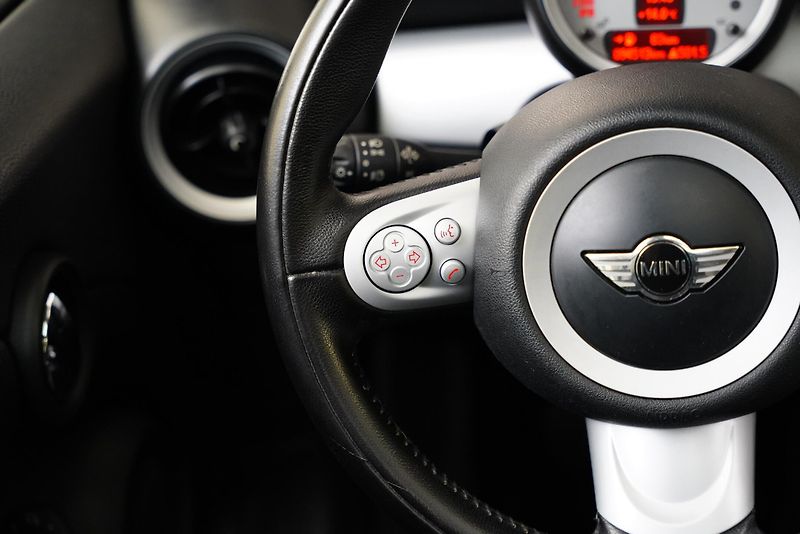 Mini Cooper - fotka 15 z 24