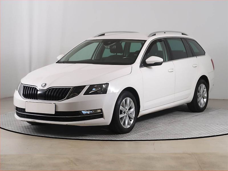 Škoda Octavia (2019) Ambition 1.6 TDI, Tempomat - fotka 2 z 15