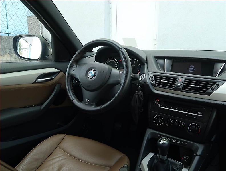 BMW X1 (2012) xDrive20d, 4X4, Pan. střecha - fotka 7 z 16