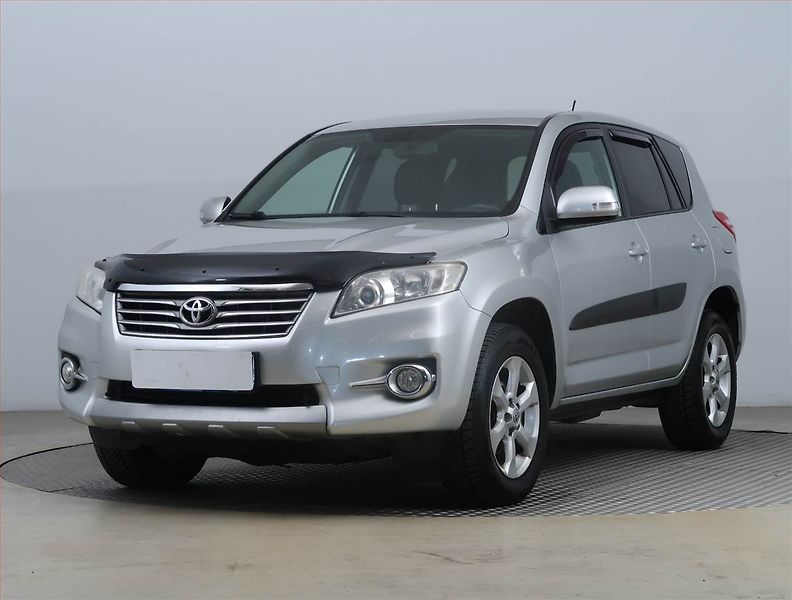 Toyota RAV4 (2011) 2.2 D-4D, 4X4, Tempomat - fotka 2 z 19