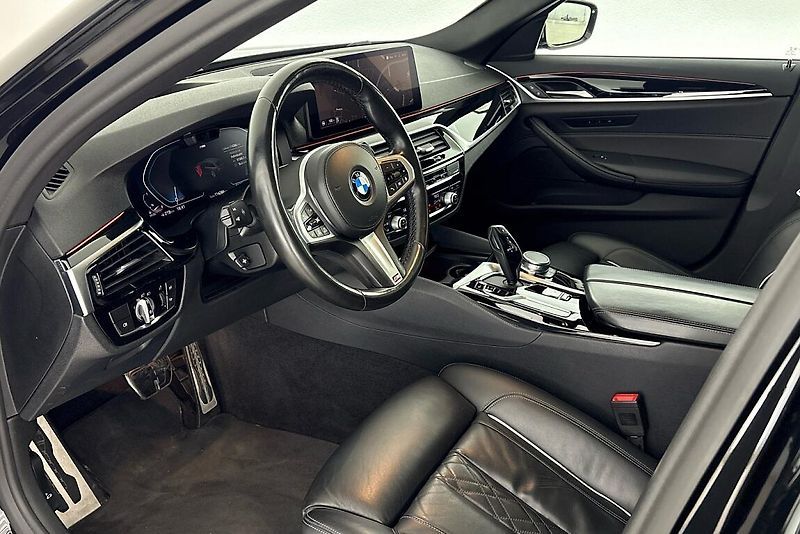 BMW Řada 5 540d xDrive - fotka 6 z 28