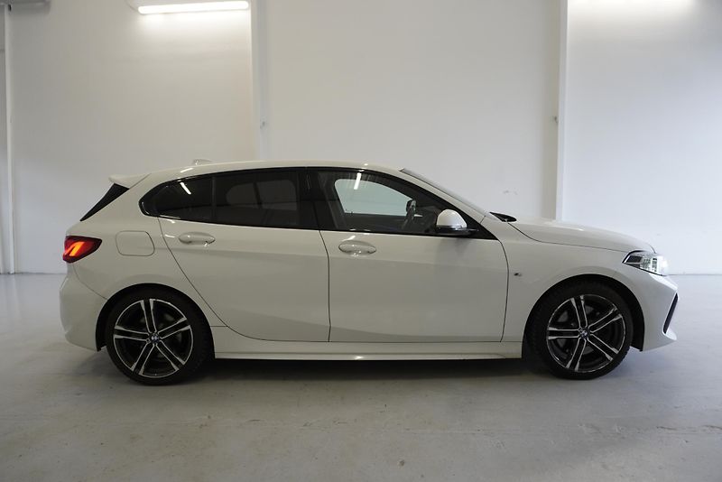 BMW Řada 1 120D 2,0 XDRIVE M-SPORT AUT. - fotka 4 z 25