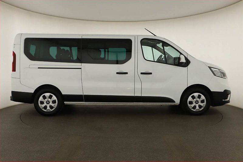 Renault Trafic (2025) 2.0 Blue dCi, Combi, 8 míst - fotka 6 z 18
