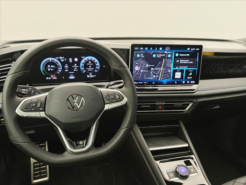 Volkswagen Tiguan 1,5 RLine People 200kW eHybrid - fotka 17 z 20