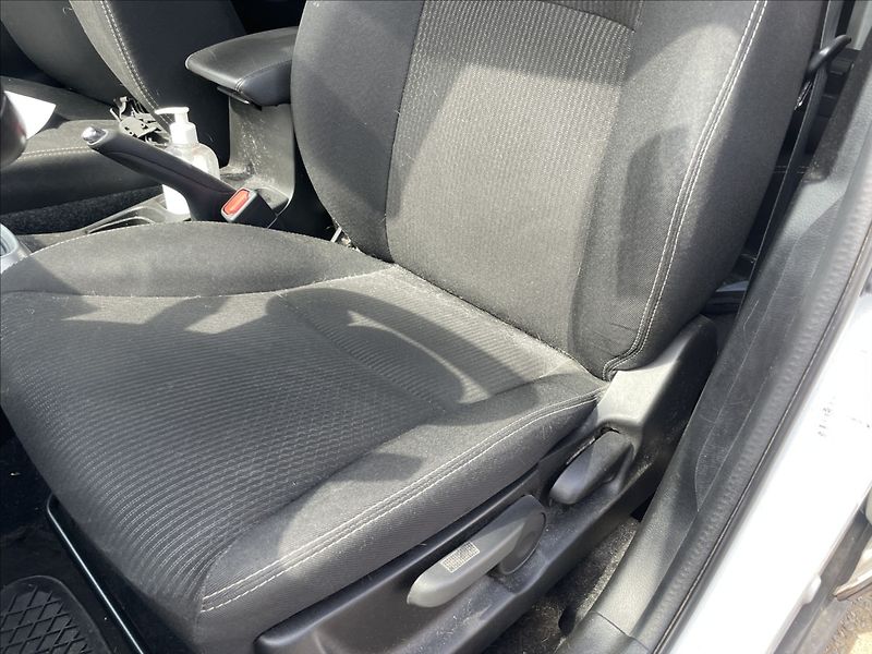 Suzuki SX4 S-Cross 3,0 DDiS 88kw 4x4 havarované, - fotka 15 z 31