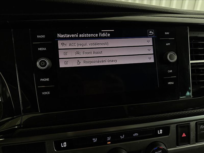Volkswagen Caravelle 2.0TDI 4MOTION DSG ACC VC LED - fotka 24 z 37