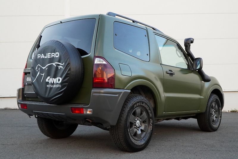 Mitsubishi Pajero 3.2 Di-D 4x4 AUTOMAT - fotka 10 z 32