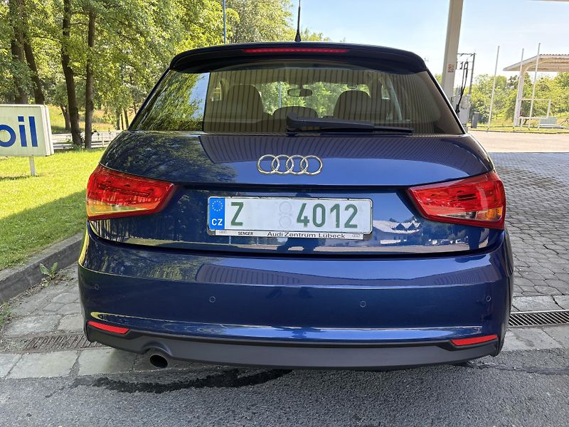 Audi A1 (2016)  Sportback 1.0 TFSI- 5 dveří - - fotka 4 z 17
