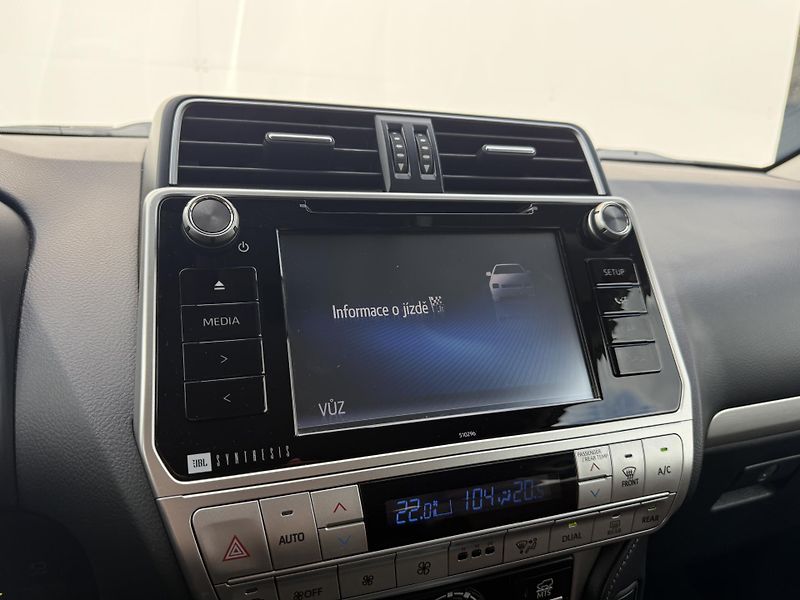 Toyota Land Cruiser 2.8 D-4D AT AWD 130 kW Executi - fotka 19 z 28