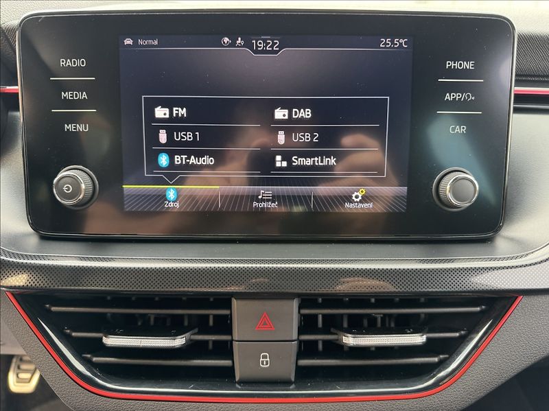 Škoda Scala 1,5 TSI Monte Carlo původ ČR - fotka 36 z 50