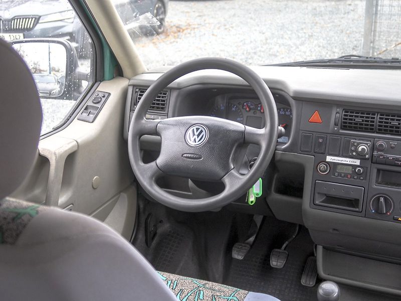 Volkswagen Transporter (1999) 2.5TDI 75KW – OBYTNÝ REIMO - fotka 13 z 47