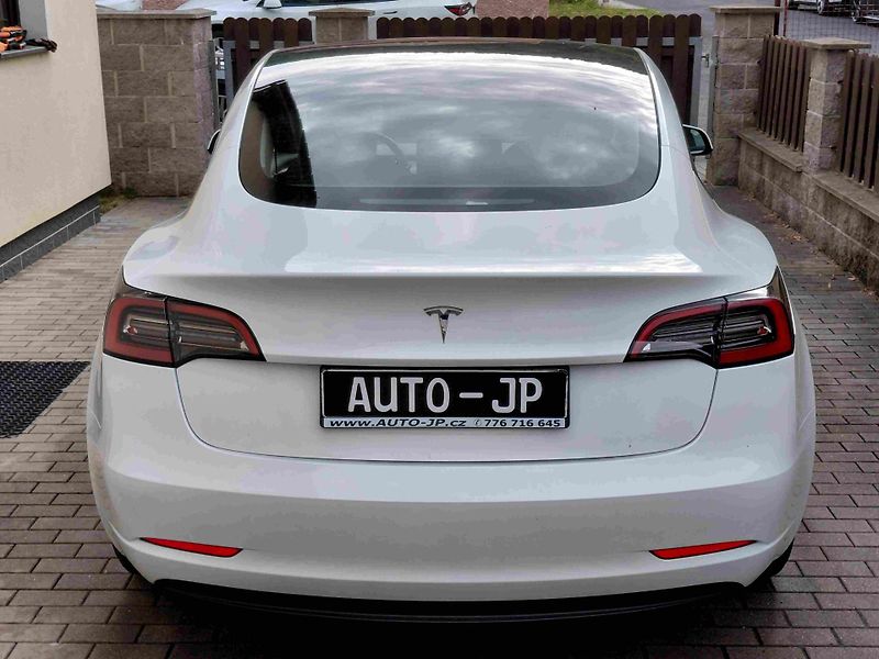 Tesla Model 3 (2023) RWD !!! LONG RANGE !!! LED ACC - fotka 4 z 11
