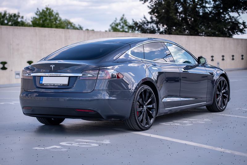 Tesla Model S (2017) 90D, nabíjení zdarma, FSD - fotka 8 z 37
