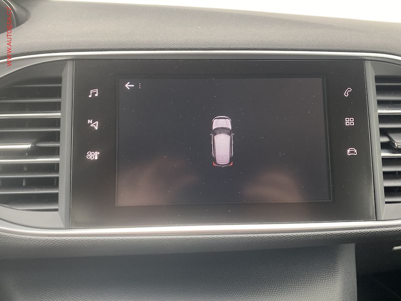 Peugeot 308 (2018) 1.2PT, Style, navi - fotka 17 z 18