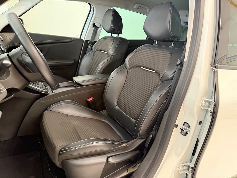 Renault Scénic (2019) 1.7 dCi 120 Intens EDC - fotka 8 z 30