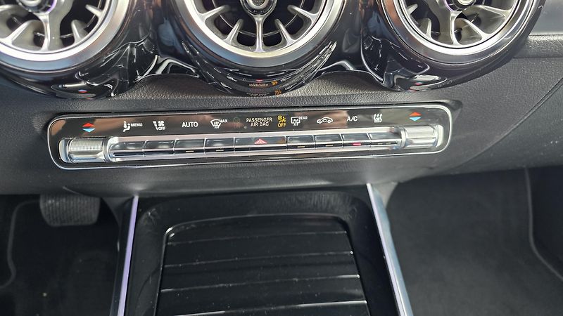 Mercedes-Benz EQB (2022) 300 4matic SoH 95,5% - fotka 30 z 34