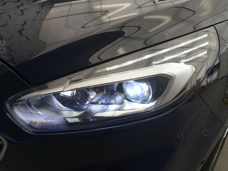 Ford S-MAX 140 kW, Titanium, REZERVOVÁNO - fotka 36 z 44