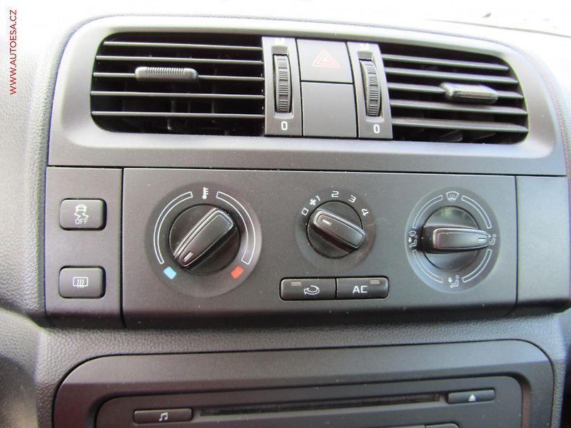 Škoda Roomster (2014) 1.2 TSi, ČR, AC - fotka 13 z 13