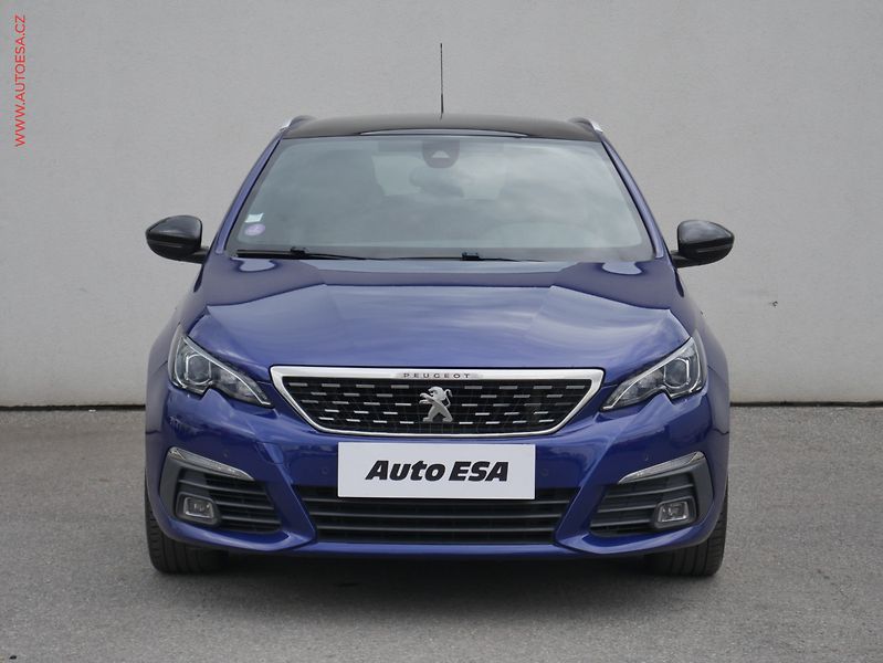 Peugeot 308 (2018) 1.2PT, GT Line, AT, LED - fotka 2 z 20