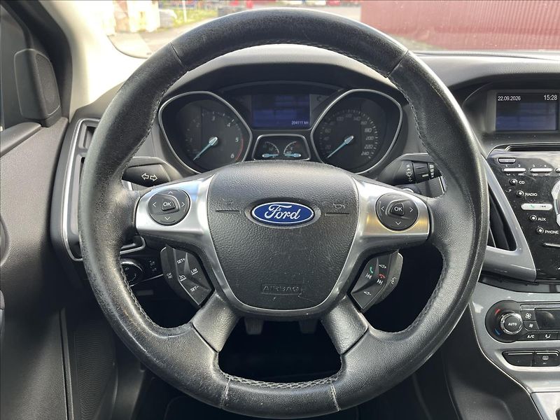 Ford Focus 1,6 TDCi KLIMA ROZVODY SERVIS - fotka 15 z 38