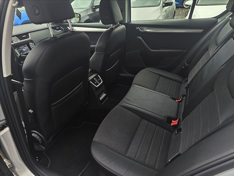 Škoda Octavia III 1,4TSi 103KW Elegance - fotka 25 z 44
