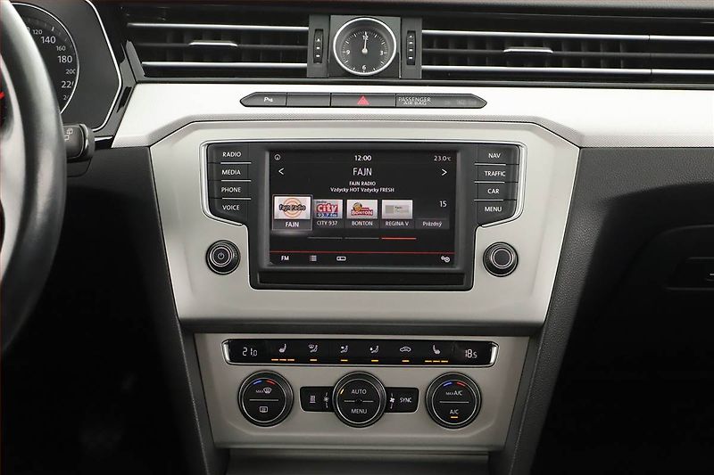 Volkswagen Passat (2016) 2.0 TDI, Navi, Tempomat - fotka 9 z 17
