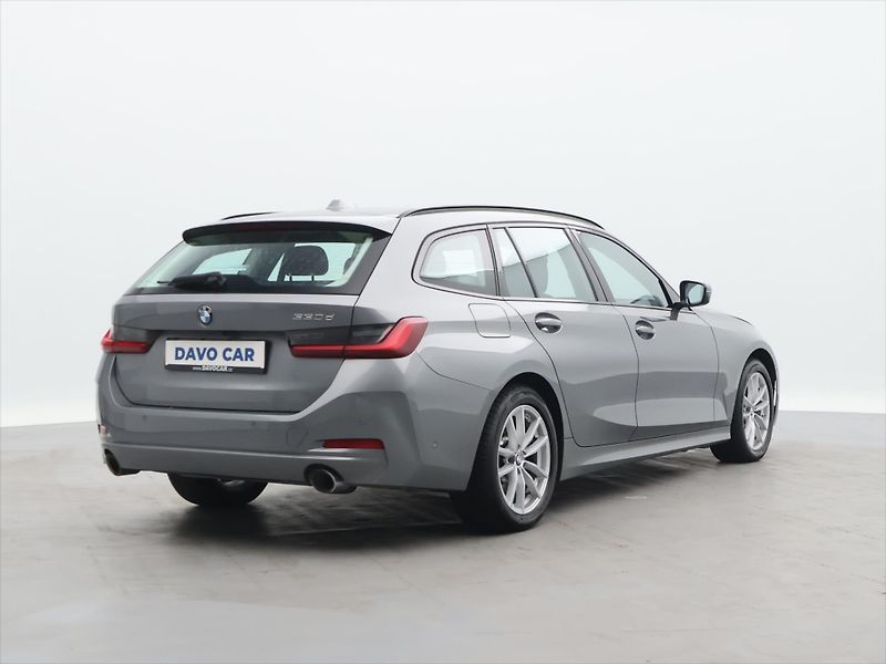 BMW Řada 3 3,0 330da 210kW 1.Maj. DPH - fotka 7 z 32