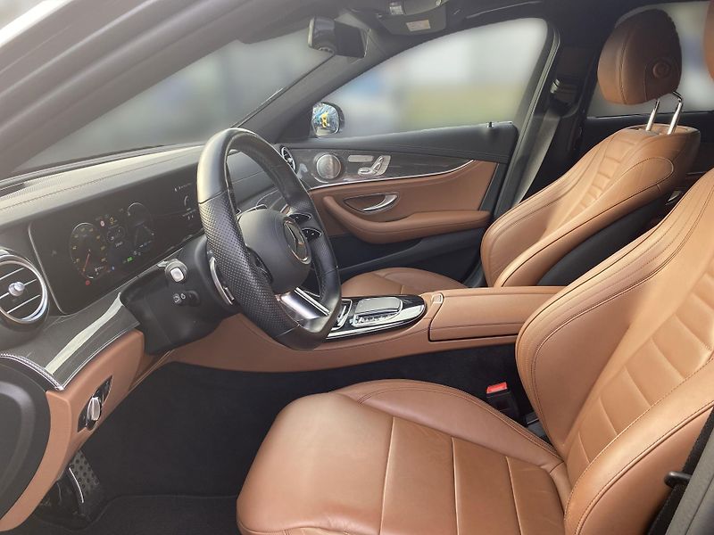 Mercedes-Benz Třídy E E 300d 4M AMG - fotka 14 z 28
