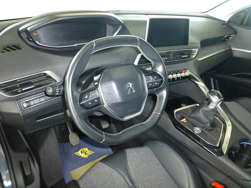 Peugeot 5008 (2020) 1,5HDI-96KW*NAVI**KAMERA*7MÍST - fotka 11 z 33