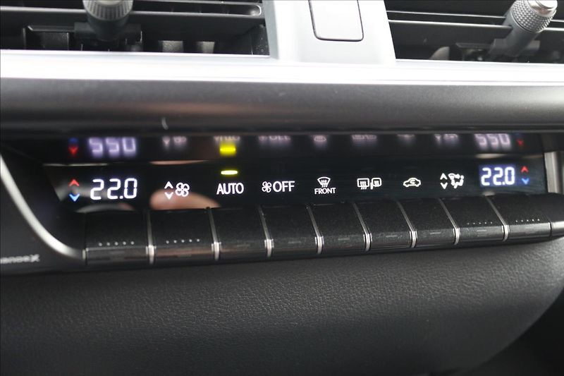 Lexus UX 250h 2,0 HEV, DSG, 1.Maj.  UX - fotka 28 z 64