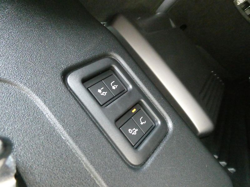 Land Rover Defender 110 4,4 OCTA P635 - fotka 39 z 44