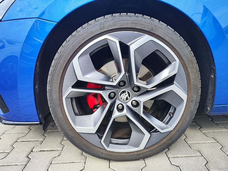 Škoda Octavia 2.0 TDI/147kW RS DSG 4x4 - fotka 33 z 33