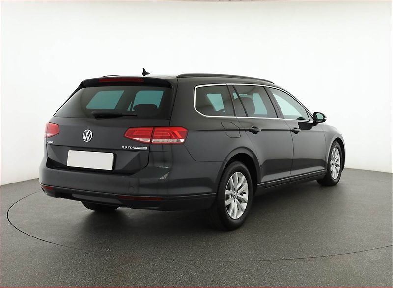 Volkswagen Passat (2017) Comfortline 2.0 TDI - fotka 5 z 19
