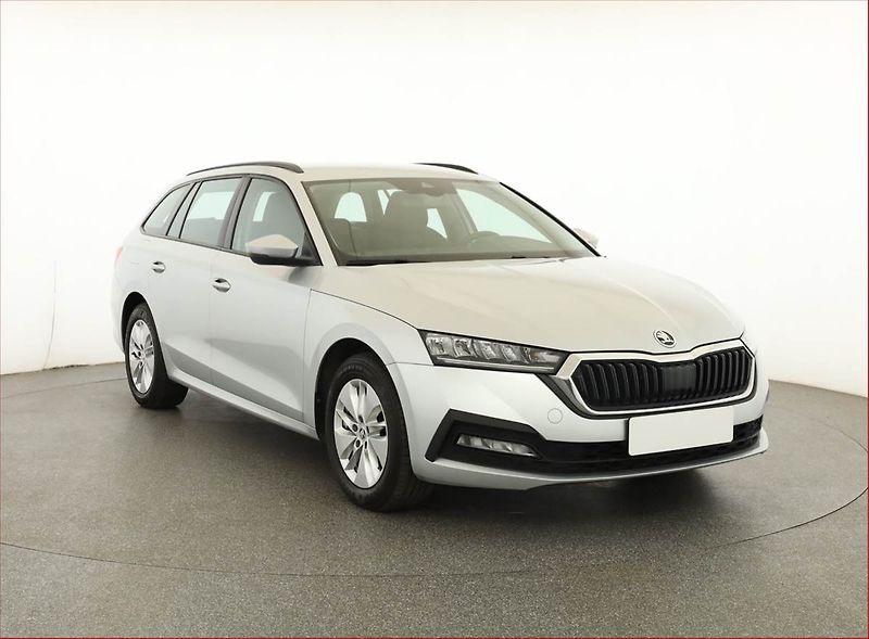 Škoda Octavia (2022) Ambition 2.0 TDI, ČR,1.maj - fotografie inzerátu