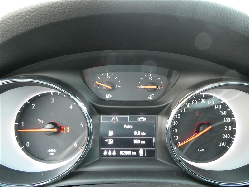Opel Astra 1,6 CDTi 81kW,2x kola,serviska - fotka 29 z 40