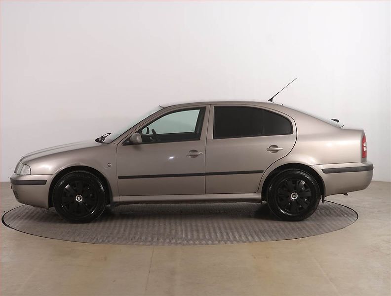 Škoda Octavia (2008) 1.6, po STK, jezdí výborně - fotka 3 z 14