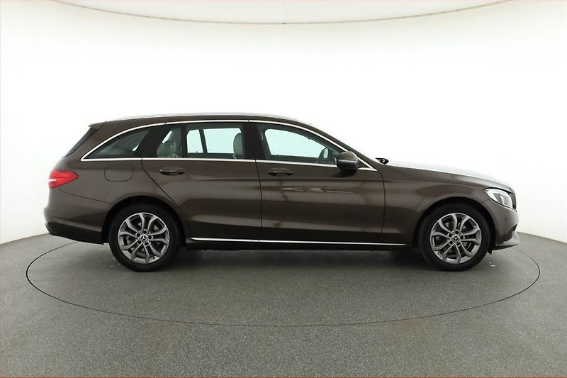 Mercedes-Benz Třídy C (2017) Avantgarde C 220 d BlueEff. - fotka 6 z 19