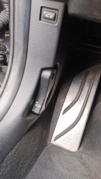 BMW Řada 3 320d MPaket 2,0D B47 Automat - fotka 34 z 36