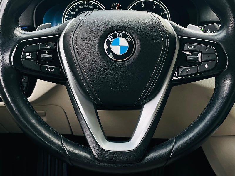 BMW Řada 5 520D AUT KAMERA SERVISKA - fotka 28 z 58
