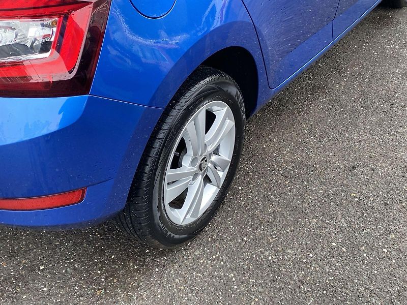 Škoda Fabia (2019) 1.0 TSI Style - fotka 28 z 31