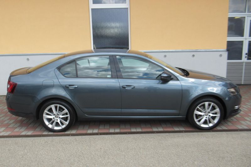 Škoda Octavia 1.8 TSi KLIMA TAŽNÉ 1.MAJ. - fotka 3 z 26