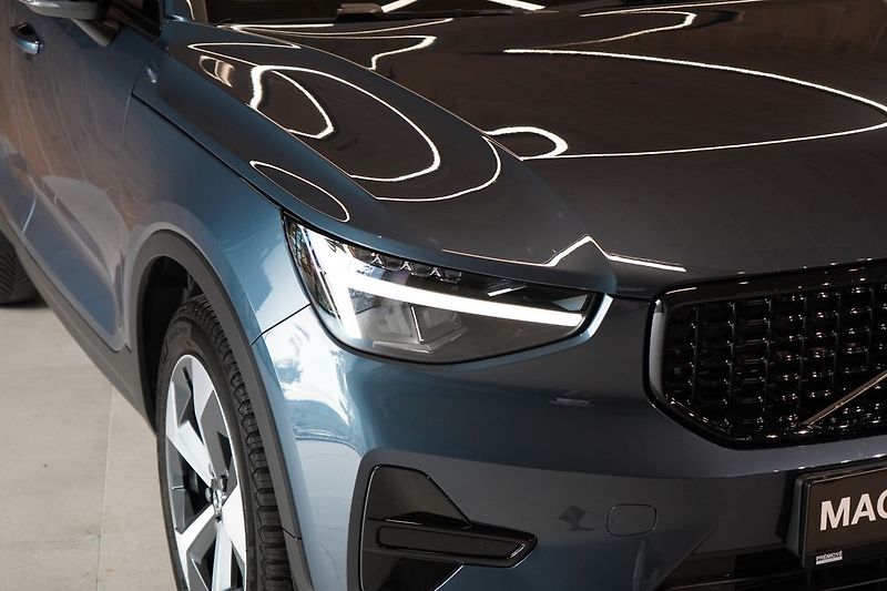 Volvo XC40 B3 Plus Dark, ACC, BLIS - fotka 5 z 43